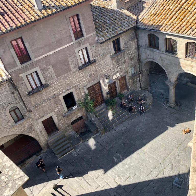 Vista dall'alto sul quartiere medievale San Pellegrino a Viterbo